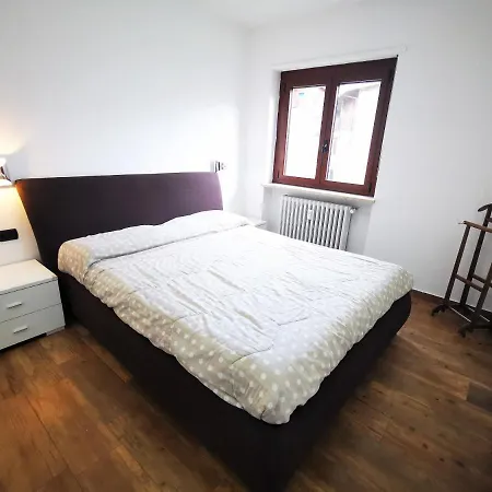 شقة Hostdomus - City Hall Suites سيستريير