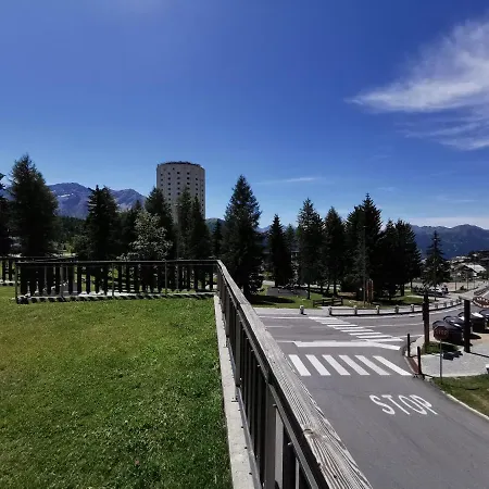 شقة Hostdomus - City Hall Suites *