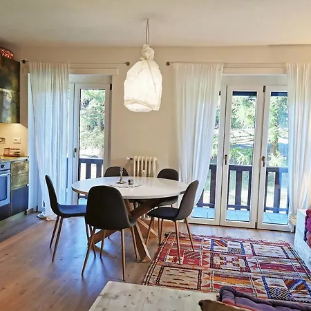 شقة Hostdomus - City Hall Suites سيستريير