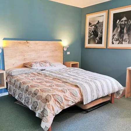 Hostdomus - City Hall Suites * سيستريير