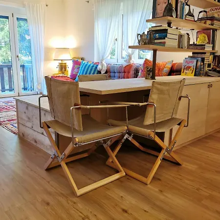 Apartment Hostdomus - City Hall Suites *