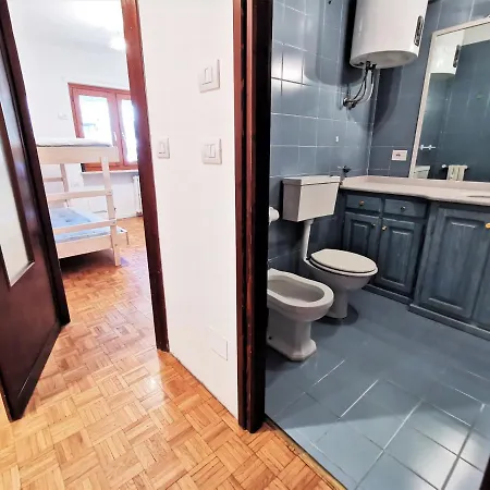 Hostdomus - City Hall Suites شقة