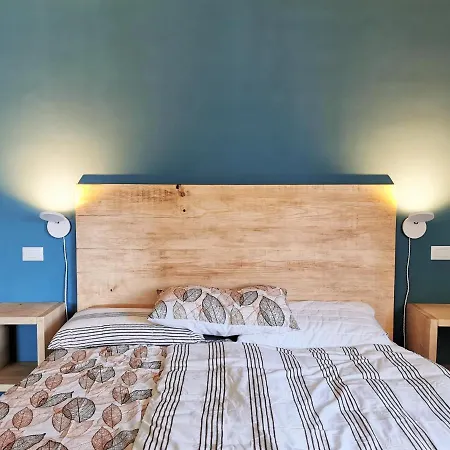Hostdomus - City Hall Suites سيستريير