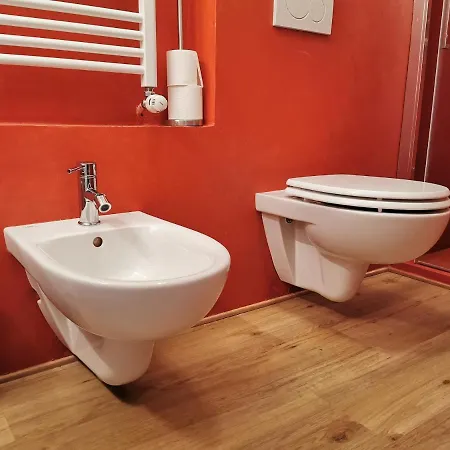Hostdomus - City Hall Suites سيستريير