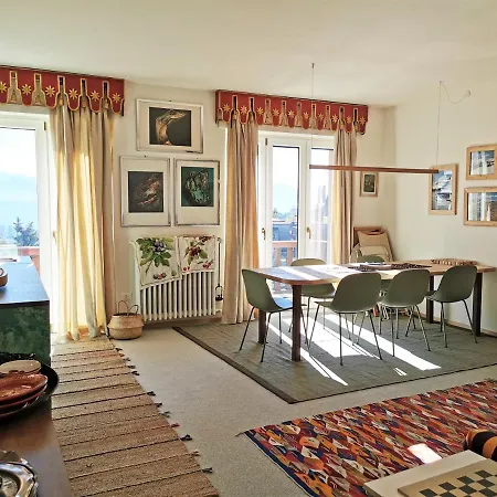 Hostdomus - City Hall Suites * سيستريير