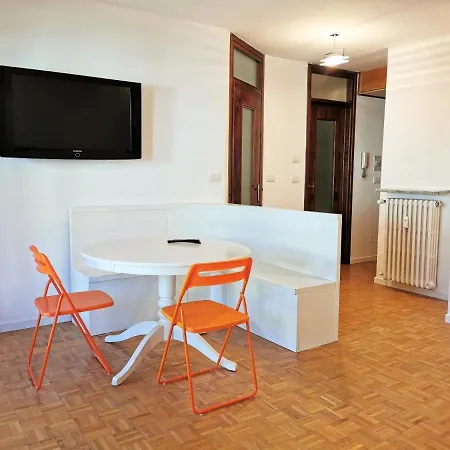 شقة Hostdomus - City Hall Suites
