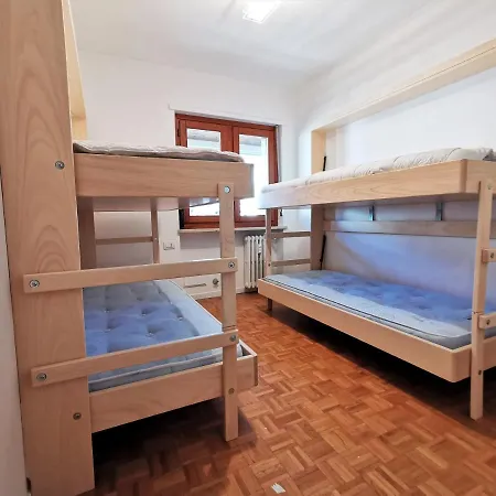 شقة Hostdomus - City Hall Suites سيستريير