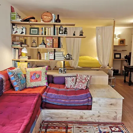 Hostdomus - City Hall Suites *