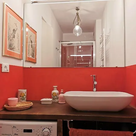 Hostdomus - City Hall Suites شقة