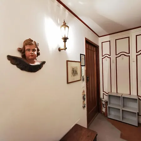 Hostdomus - City Hall Suites * سيستريير