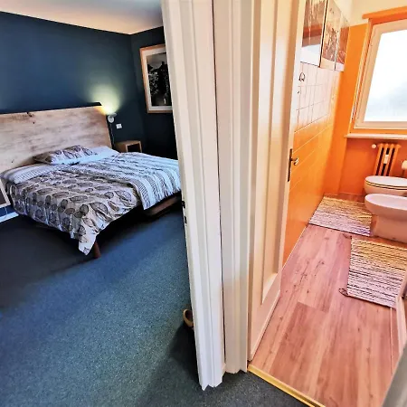 Hostdomus - City Hall Suites شقة