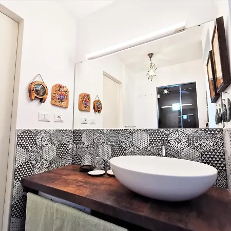 Hostdomus - City Hall Suites *