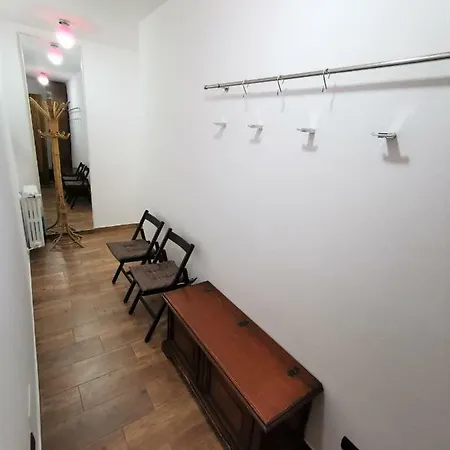 Hostdomus - City Hall Suites
