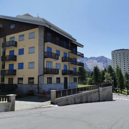 شقة Hostdomus - City Hall Suites *