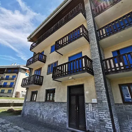 شقة Hostdomus - City Hall Suites سيستريير